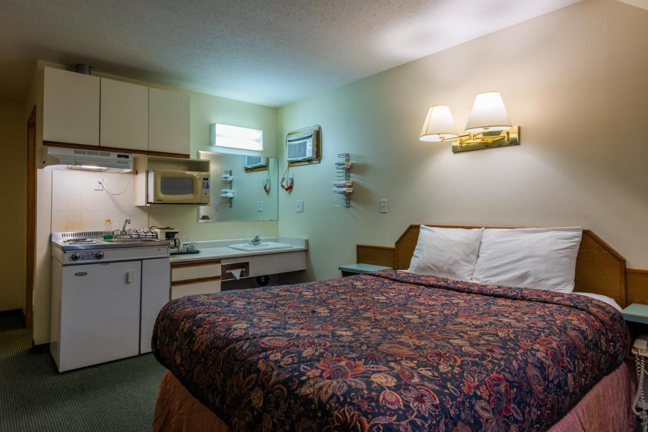 The Ranchland Inn Kamloops Exterior photo