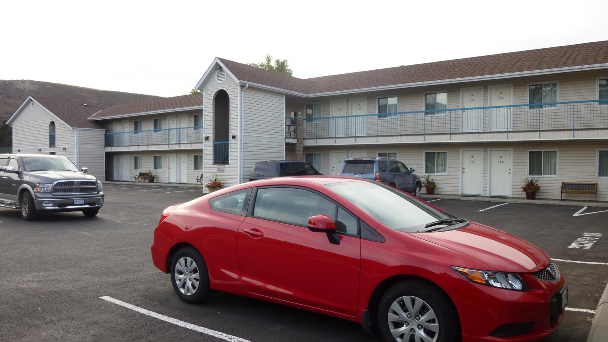The Ranchland Inn Kamloops Exterior photo