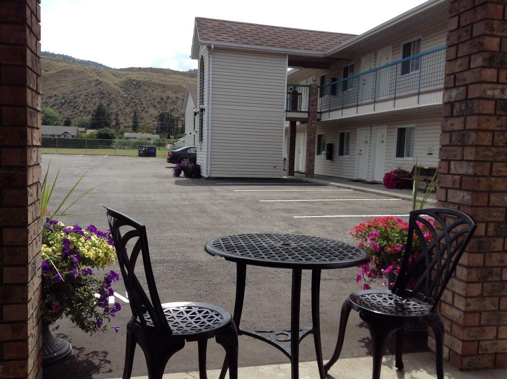 The Ranchland Inn Kamloops Exterior photo